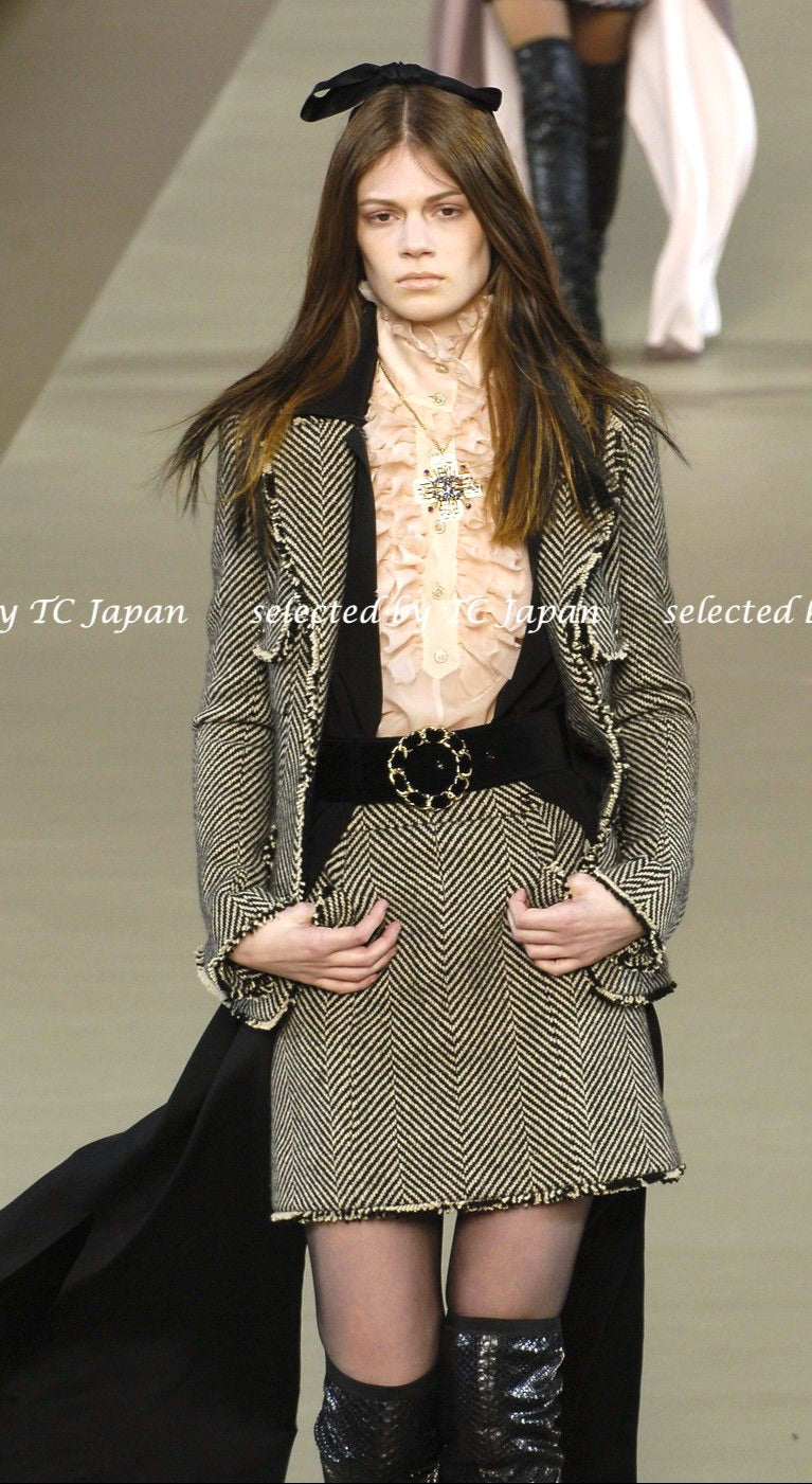 CHANEL 06A Black Herringbone Chevron Wool Tweed Jacket Kate Moss 38 シャネル ブラック シェベロン ウール ツイード ジャケット ケイトモス着 即発