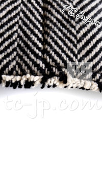 CHANEL 06A Black Herringbone Chevron Wool Tweed Jacket Kate Moss 38 シャネル ブラック シェベロン ウール ツイード ジャケット ケイトモス着 即発