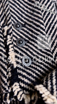 CHANEL 06A Black Herringbone Chevron Wool Tweed Jacket Kate Moss 38 シャネル ブラック シェベロン ウール ツイード ジャケット ケイトモス着 即発