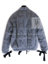 CHANEL 17B Light Grey Black Bow Logo Down Coat Jacket 34 36 38 シャネル ライトグレー ブラック リボン ロゴ ダウン ジャケット コート 即発