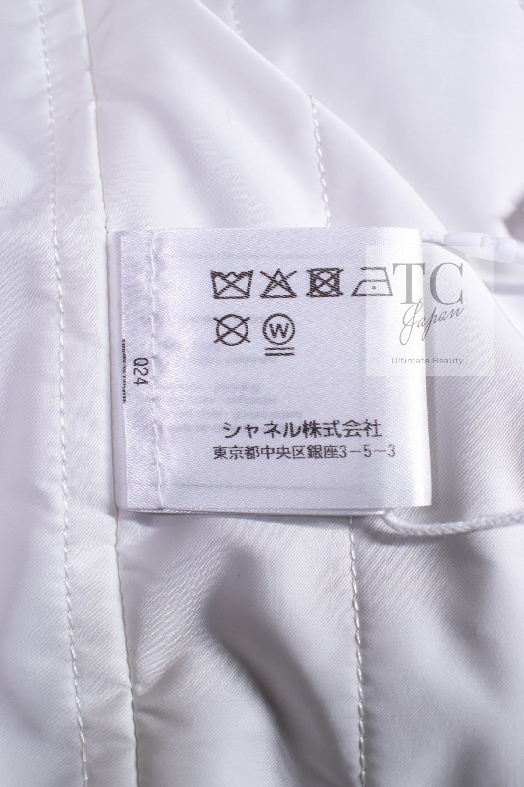 CHANEL 17B Light Grey Black Bow Logo Down Coat Jacket 34 36 38 シャネル ライトグレー ブラック リボン ロゴ ダウン ジャケット コート 即発