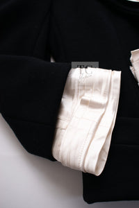CHANEL 07A Black Detachable Ivory Collar 2 Way Wool Stretch Jacket 34 36 シャネル 女優 ブラック アイボリー取外可 襟 2 Way ウール ストレッチ ジャケット 即発