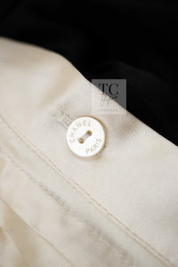 CHANEL 07A Black Detachable Ivory Collar 2 Way Wool Stretch Jacket 34 36 シャネル 女優 ブラック アイボリー取外可 襟 2 Way ウール ストレッチ ジャケット 即発