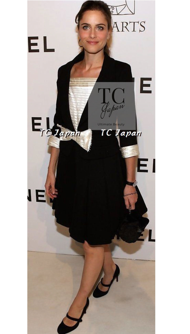 CHANEL 07A Black Detachable Ivory Collar 2 Way Wool Stretch Jacket 34 36 シャネル 女優 ブラック アイボリー取外可 襟 2 Way ウール ストレッチ ジャケット 即発