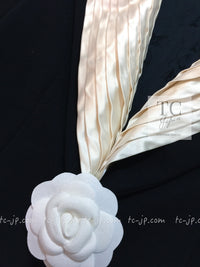 CHANEL 07A Black Detachable Ivory Collar 2 Way Wool Stretch Jacket 34 36 シャネル 女優 ブラック アイボリー取外可 襟 2 Way ウール ストレッチ ジャケット 即発