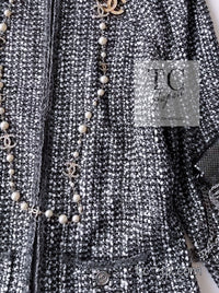 CHANEL 06S Gray Silver Metallic Trim Collarless Tweed Cardigan Jacket 34 シャネル グレー シルバー メタリック トリム 襟なし ツイード カーディガン ジャケット 即発
