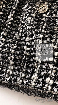 CHANEL 06S Gray Silver Metallic Trim Collarless Tweed Cardigan Jacket 34 シャネル グレー シルバー メタリック トリム 襟なし ツイード カーディガン ジャケット 即発