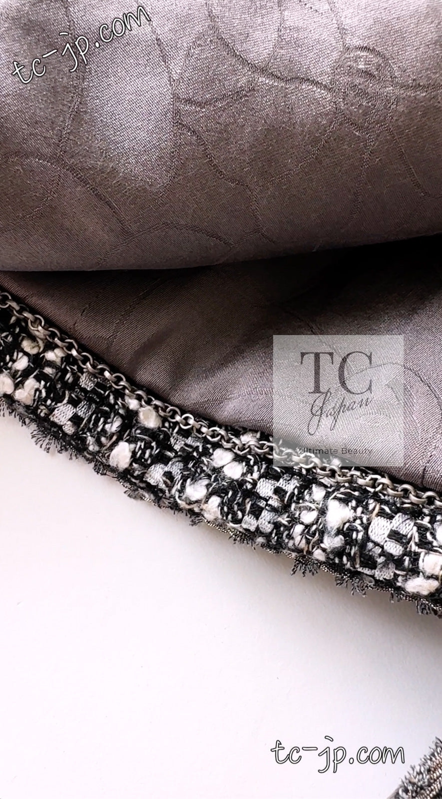 CHANEL 06S Gray Silver Metallic Trim Collarless Tweed Cardigan Jacket 34 シャネル グレー シルバー メタリック トリム 襟なし ツイード カーディガン ジャケット 即発