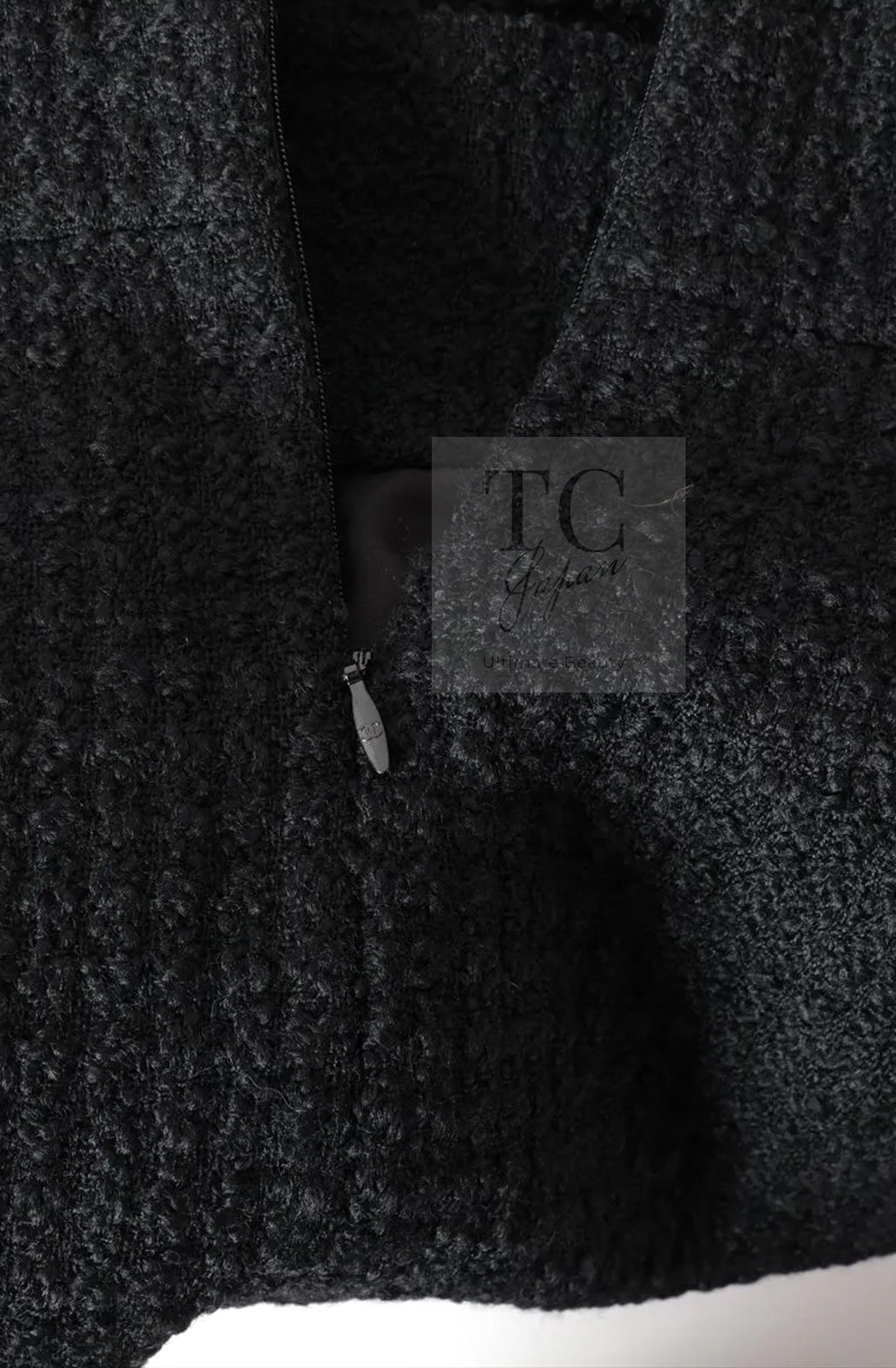 CHANEL 09A Black Wool Lion Buttons Tweed Jacket Tops Skirt Suit Set up Victoria Beckham 40 42 シャネル ブラック ウール ツイード ジャケット トップス スカート スーツ セットアップ 即発
