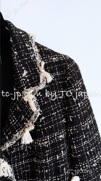 CHANEL 05C Black Creme Fringe Trimmed Tweed Jacket 36 38 シャネル ブラック クリーム フリンジトリミング ツイード ジャケット 即発