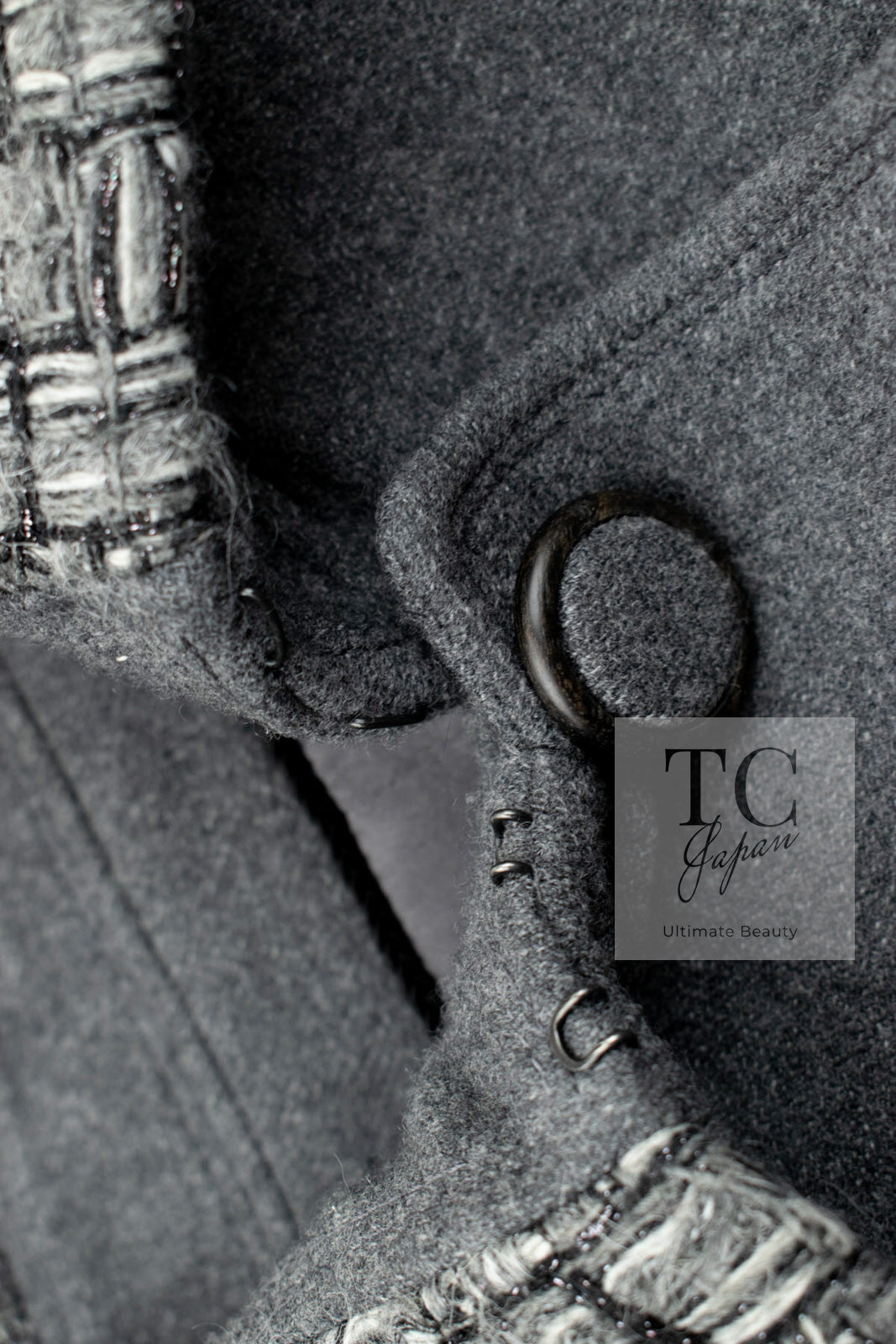 CHANEL 14B Gray Metallic Wool Cashmere Coat 36 38 40 シャネル グレー メタリック ウール カシミア ふんわり 艶やか ツイード コート 即発