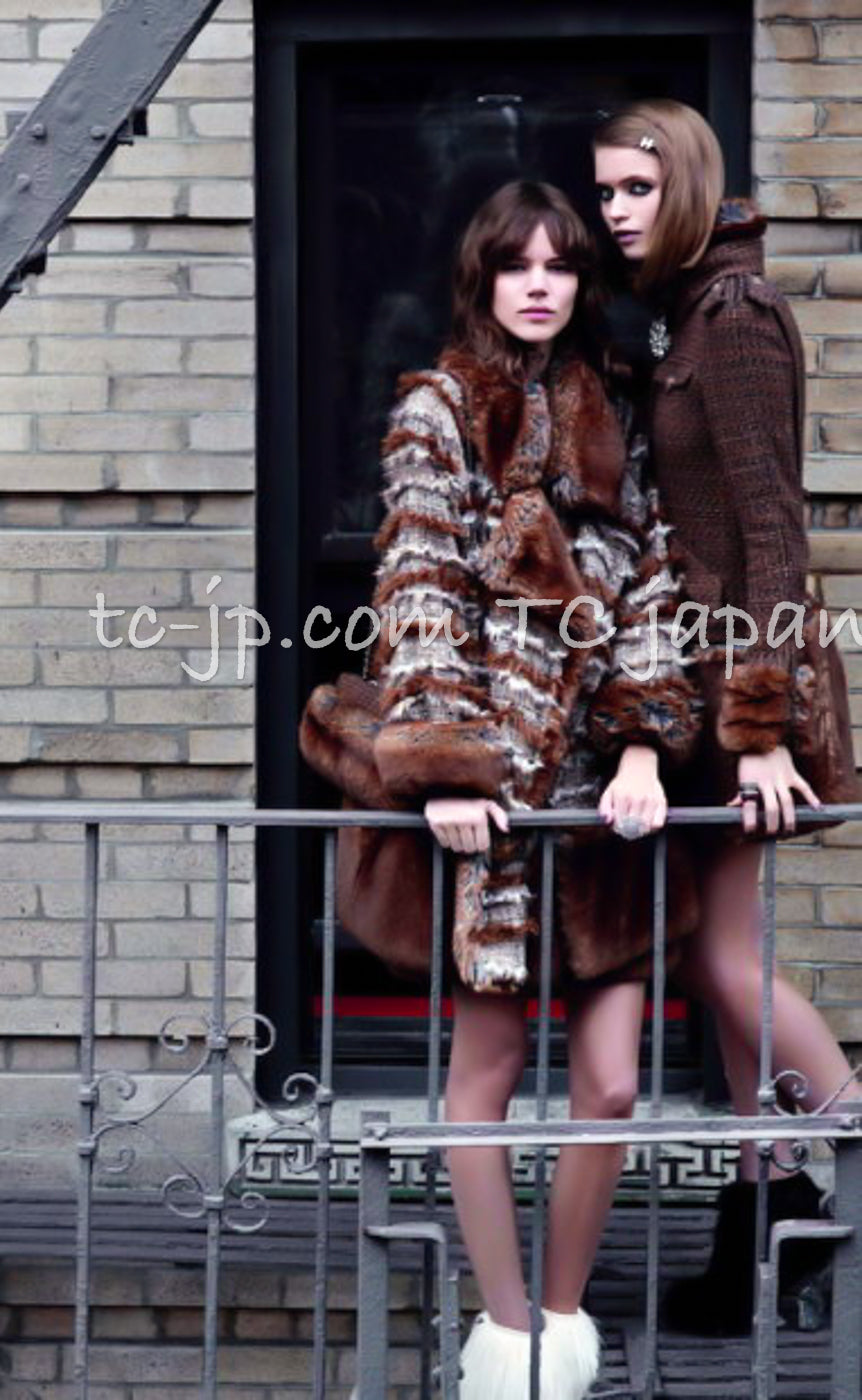 CHANEL 10A Brown Fantasy Faux Tweed Jacket Coat Penelope Cruz 34 36 38 シャネル ブラウン ファンタジー ファー ツイード ロング ジャケット コート ペネロペ クルス 着 即発
