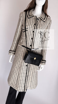 CHANEL 00A Creme Ivory Black Check Wool Alpaca Mohair Belt Tweed Coat 38 シャネル クリーム アイボリー ブラック チェック ウール アルパカ ベルト ツイード コート 即発