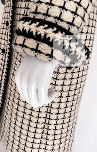 CHANEL 00A Creme Ivory Black Check Wool Alpaca Mohair Belt Tweed Coat 38 シャネル クリーム アイボリー ブラック チェック ウール アルパカ ベルト ツイード コート 即発