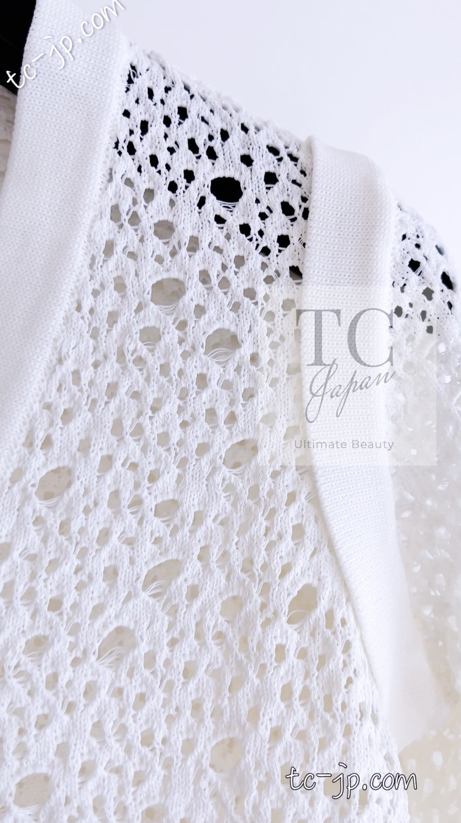 CHANEL 12S White Cotton Eye-let V-Neck Knit Cardigan 34 36 シャネル ホワイト コットン アイレット Vネック ニット カーディガン 即発
