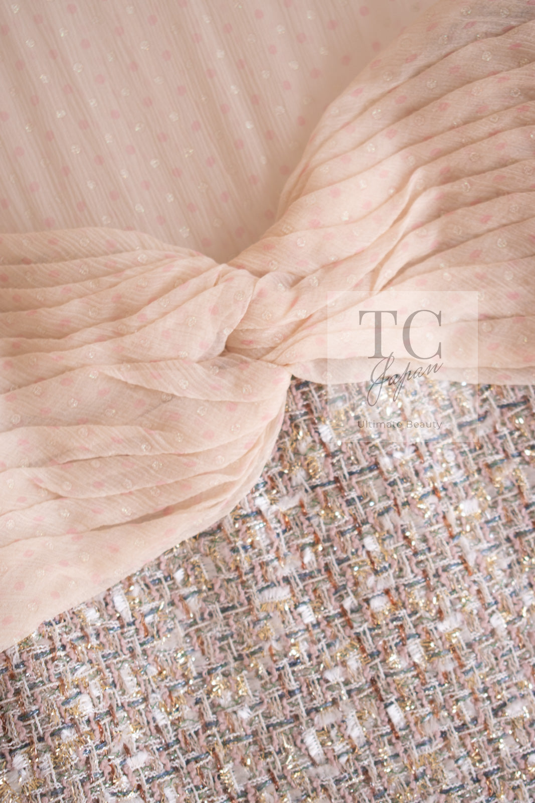 CHANEL 05S Metallic Gold Beige PearlButton Lesage Tweed Dress 36 シャネル メタリック ベージュ ゴールド ノースリーブ パール CC ボタン ルサージュ ツイード ドレス ワンピース 即発