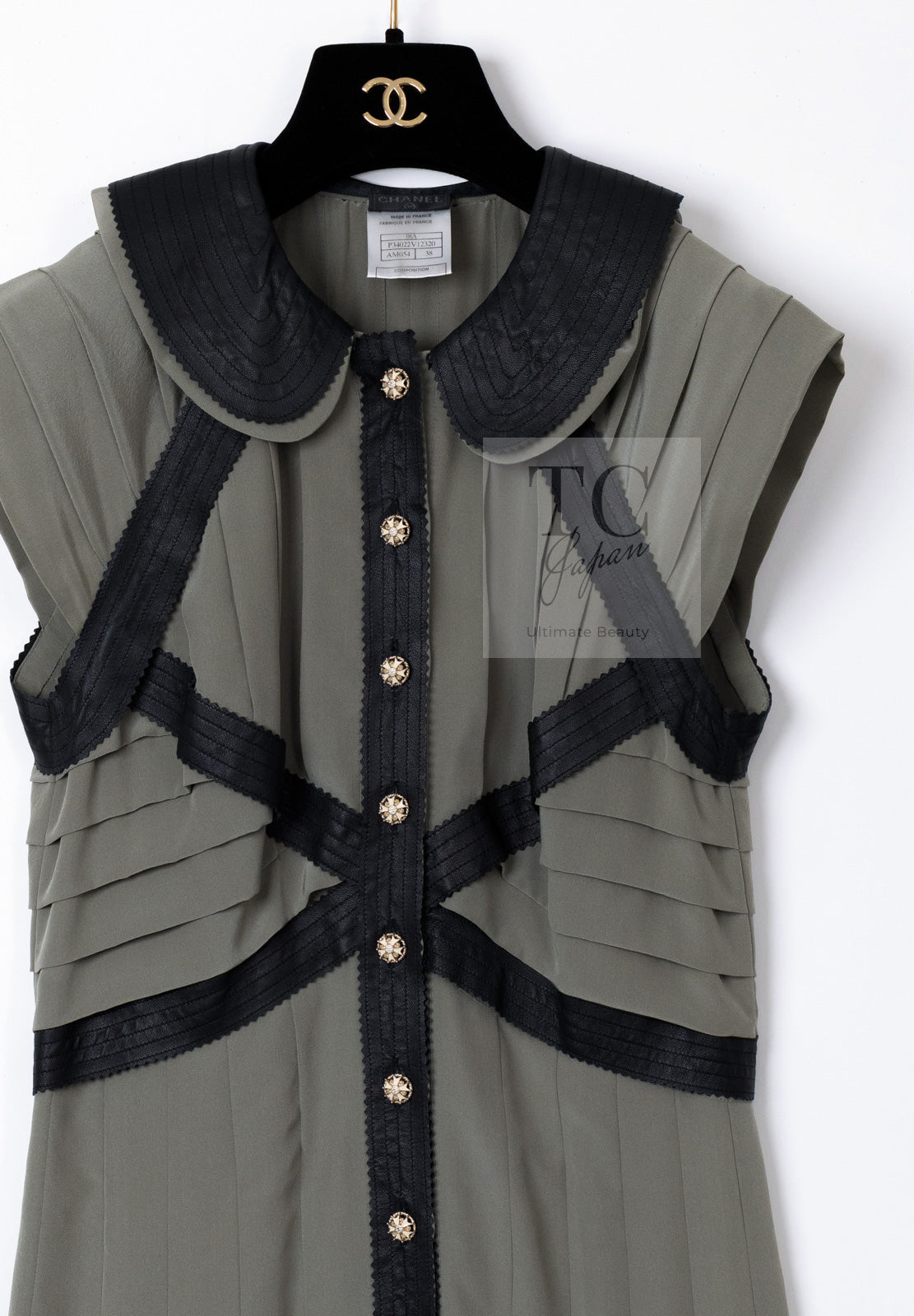 CHANEL 08A Olive Silk Leather Trim Pleated Dress 38 シャネル オリーブ シルク カーフ レザー トリム プリーツ ワンピース 即発