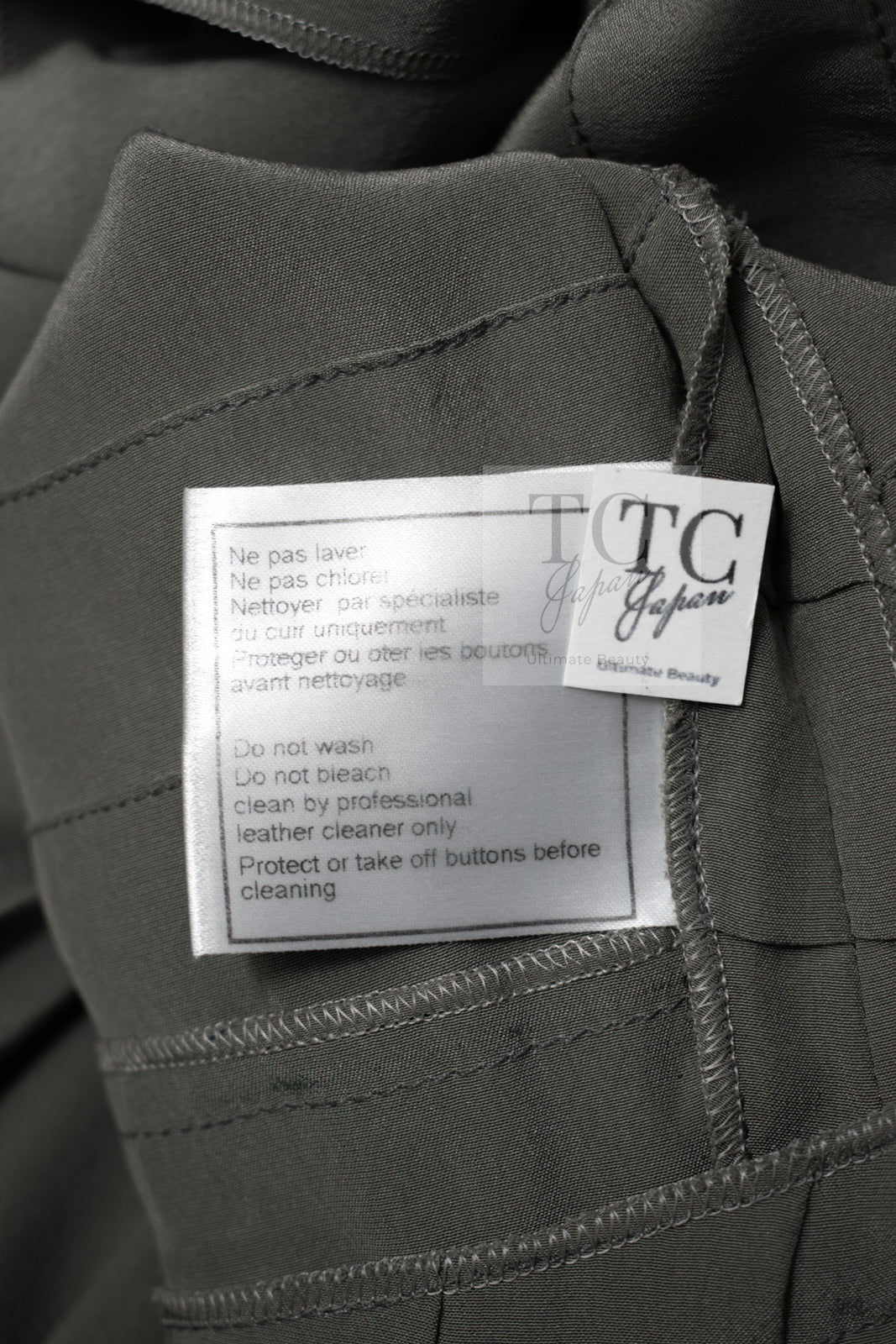 CHANEL 08A Olive Silk Leather Trim Pleated Dress 38 シャネル オリーブ シルク カーフ レザー トリム プリーツ ワンピース 即発