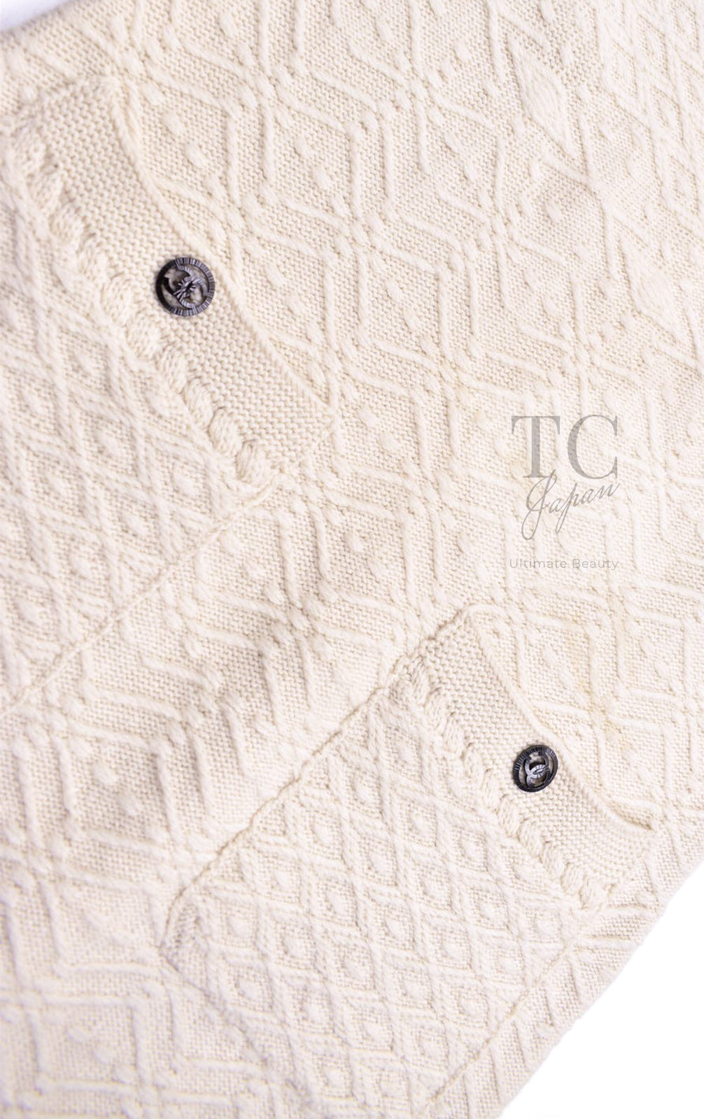 CHANEL 13B Ivory CC Logo Buttons Cashmere Knit Dress 42 シャネル アイボリー ココボタン カシミア 100% ニット ワンピース 即発