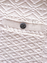 CHANEL 13B Ivory CC Logo Buttons Cashmere Knit Dress 42 シャネル アイボリー ココボタン カシミア 100% ニット ワンピース 即発