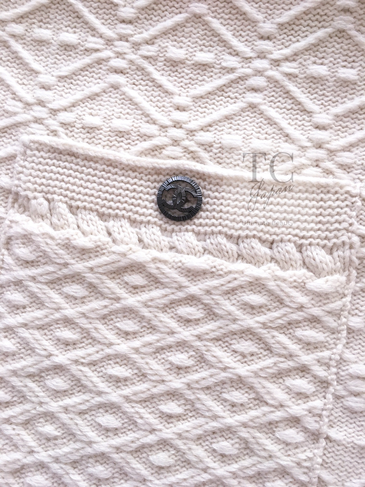 CHANEL 13B Ivory CC Logo Buttons Cashmere Knit Dress 42 シャネル アイボリー ココボタン カシミア 100% ニット ワンピース 即発