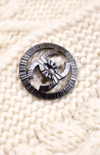 CHANEL 13B Ivory CC Logo Buttons Cashmere Knit Dress 42 シャネル アイボリー ココボタン カシミア 100% ニット ワンピース 即発