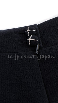 CHANEL 07A Black Wool Jacket Skirt Suit with Belt 44 46 シャネル ブラック ウール 100% ジャケット スカート スーツ ベルト付き 即発