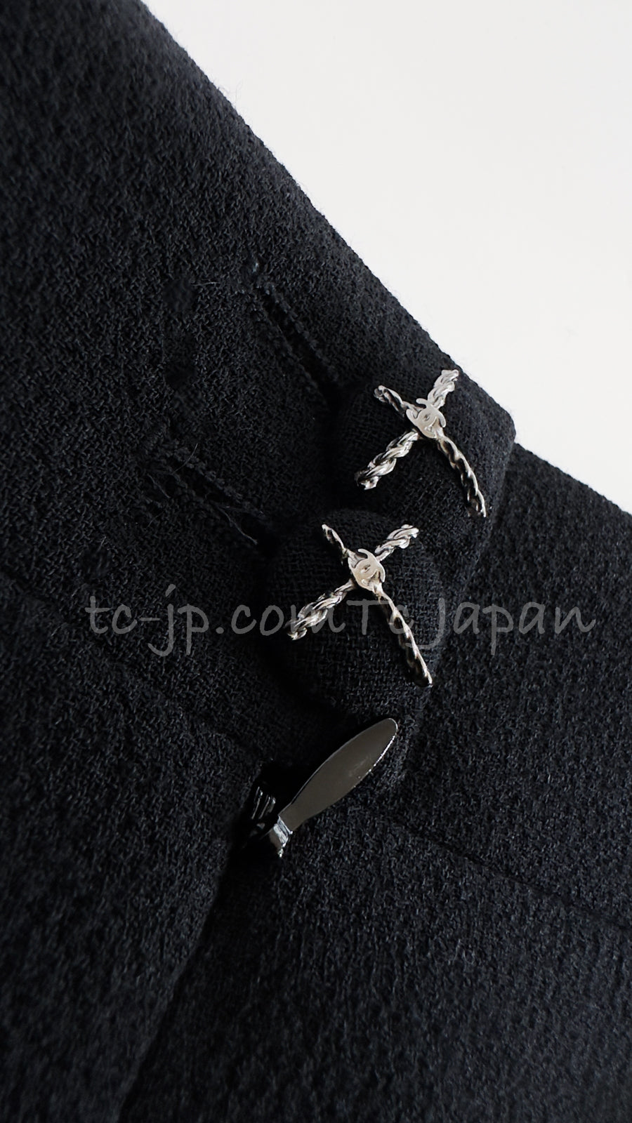 CHANEL 07A Black Wool Jacket Skirt Suit with Belt 44 46 シャネル ブラック ウール 100% ジャケット スカート スーツ ベルト付き 即発