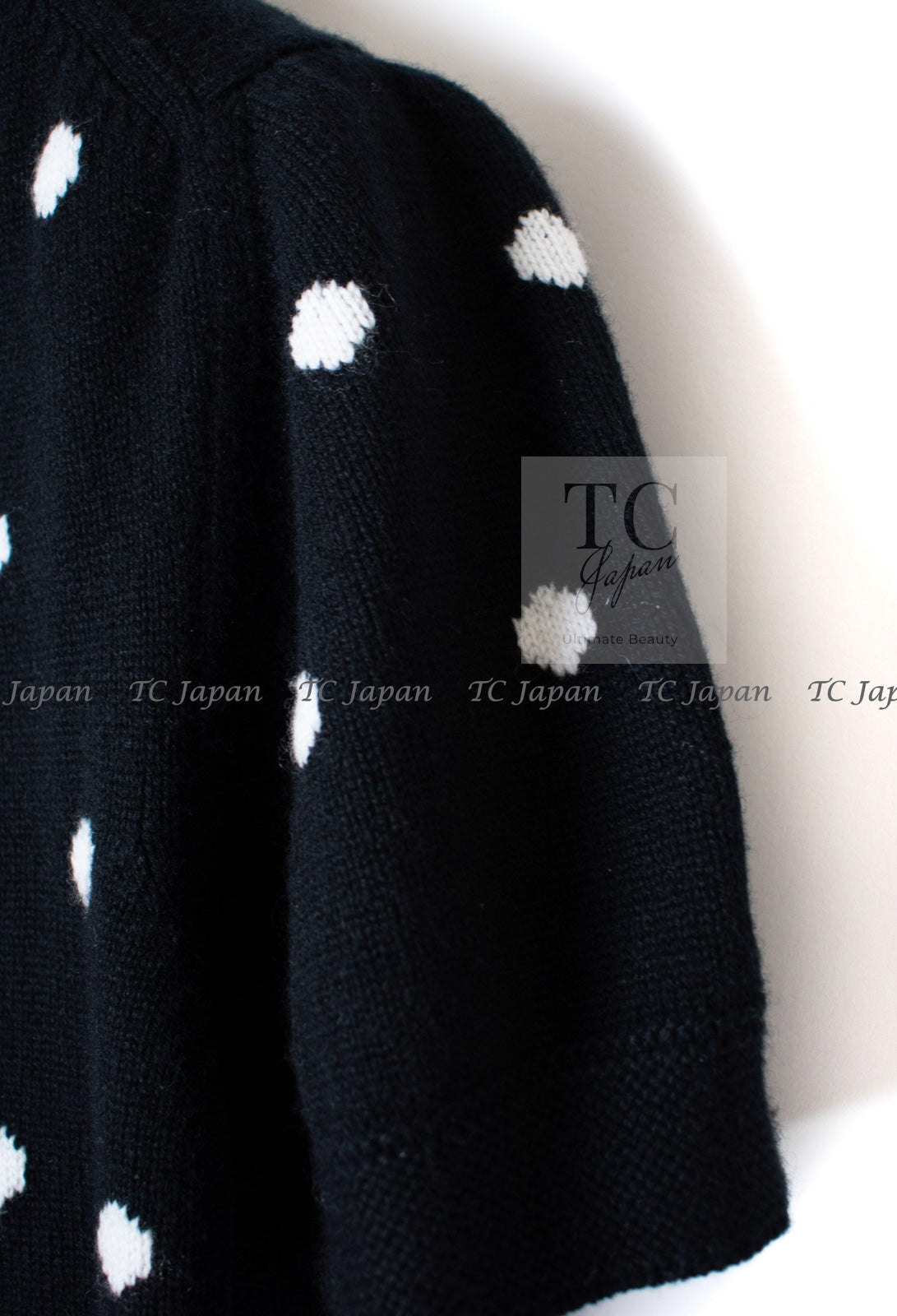 CHANEL 08A Black Dot Logo Cashmere Knit Sweater 36 38 シャネル ブラック ドット ロゴ カシミヤ ニット セーター 即発