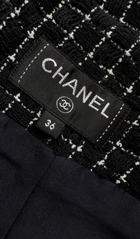 CHANEL 16S Black Check CC Lion Jacket Skirt Suit 36 シャネル ブラック チェック CC ライオン装飾 ジャケット スカート スーツ 即発