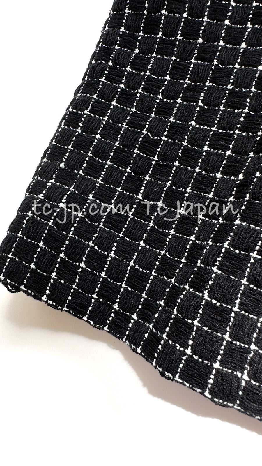 CHANEL 16S Black Check CC Lion Jacket Skirt Suit 36 シャネル ブラック チェック CC ライオン装飾 ジャケット スカート スーツ 即発
