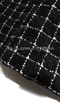CHANEL 16S Black Check CC Lion Jacket Skirt Suit 36 シャネル ブラック チェック CC ライオン装飾 ジャケット スカート スーツ 即発