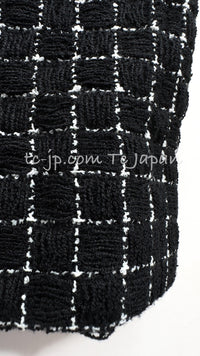CHANEL 16S Black Check CC Lion Jacket Skirt Suit 36 シャネル ブラック チェック CC ライオン装飾 ジャケット スカート スーツ 即発