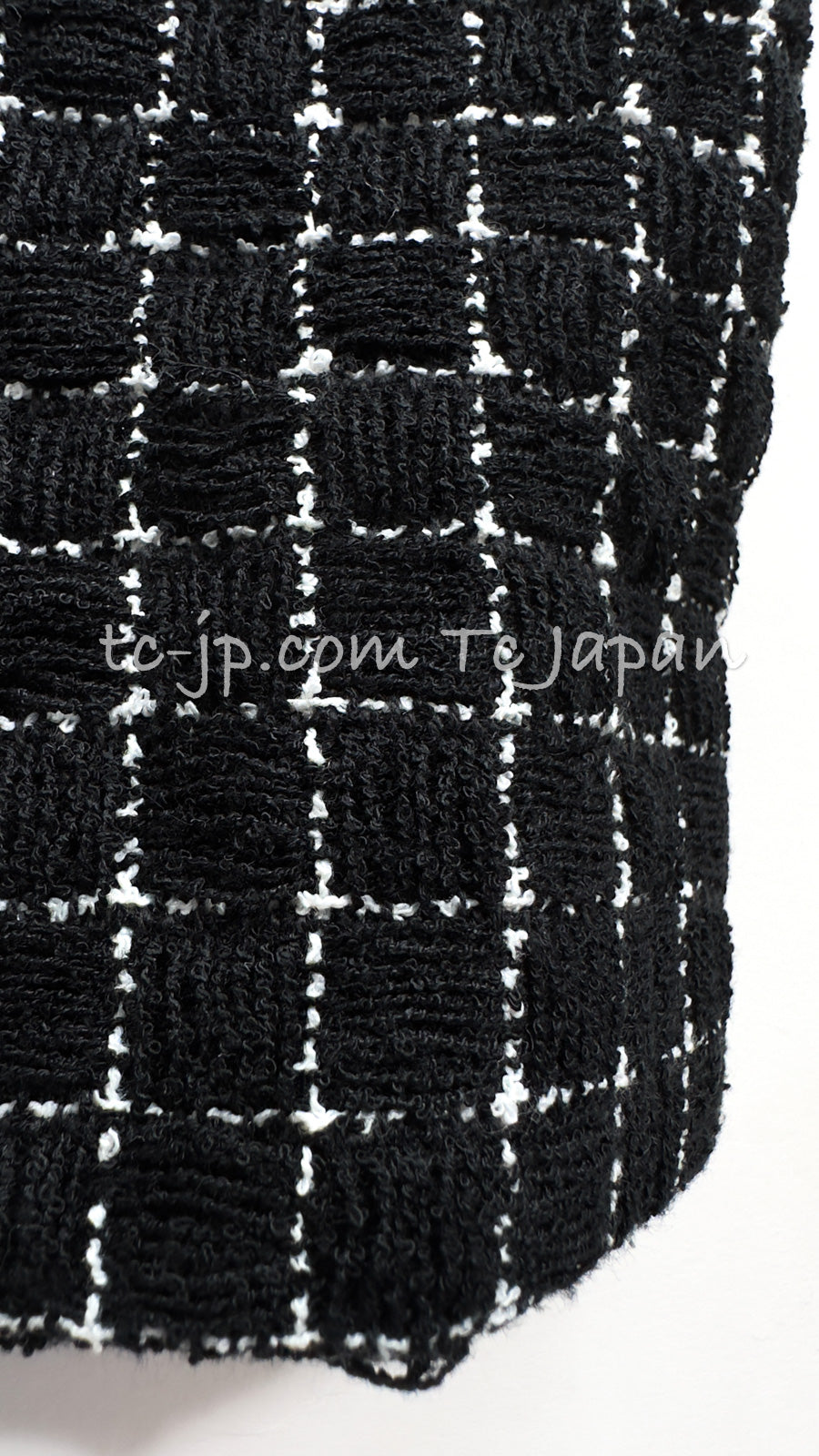 CHANEL 16S Black Check CC Lion Jacket Skirt Suit 36 シャネル ブラック チェック CC ライオン装飾 ジャケット スカート スーツ 即発