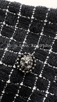 CHANEL 16S Black Check CC Lion Jacket Skirt Suit 36 シャネル ブラック チェック CC ライオン装飾 ジャケット スカート スーツ 即発