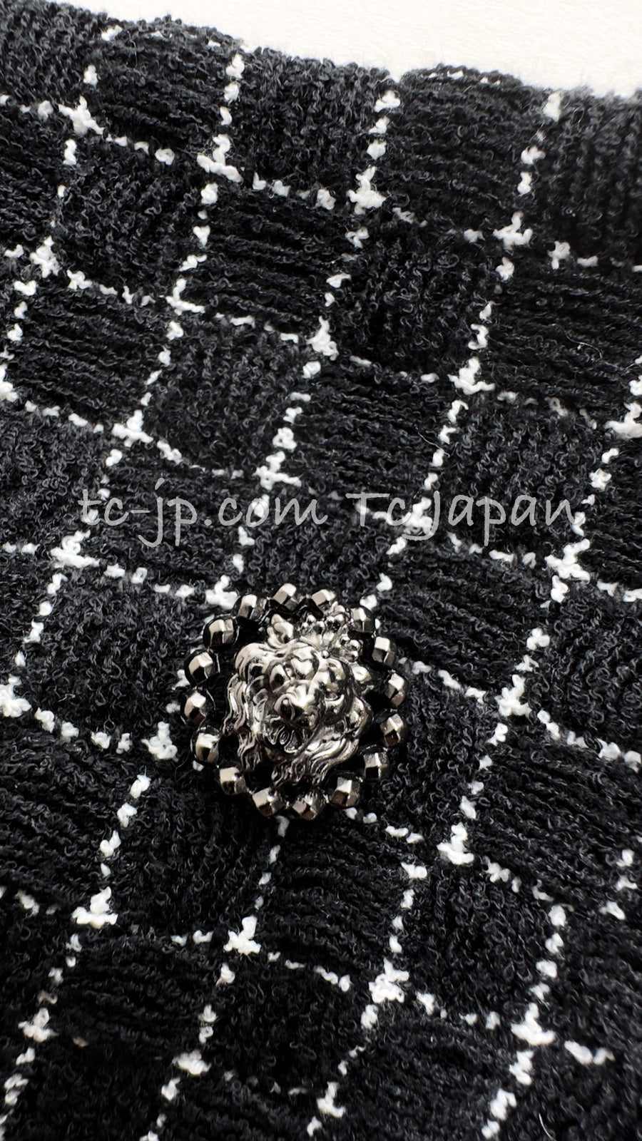 CHANEL 16S Black Check CC Lion Jacket Skirt Suit 36 シャネル ブラック チェック CC ライオン装飾 ジャケット スカート スーツ 即発