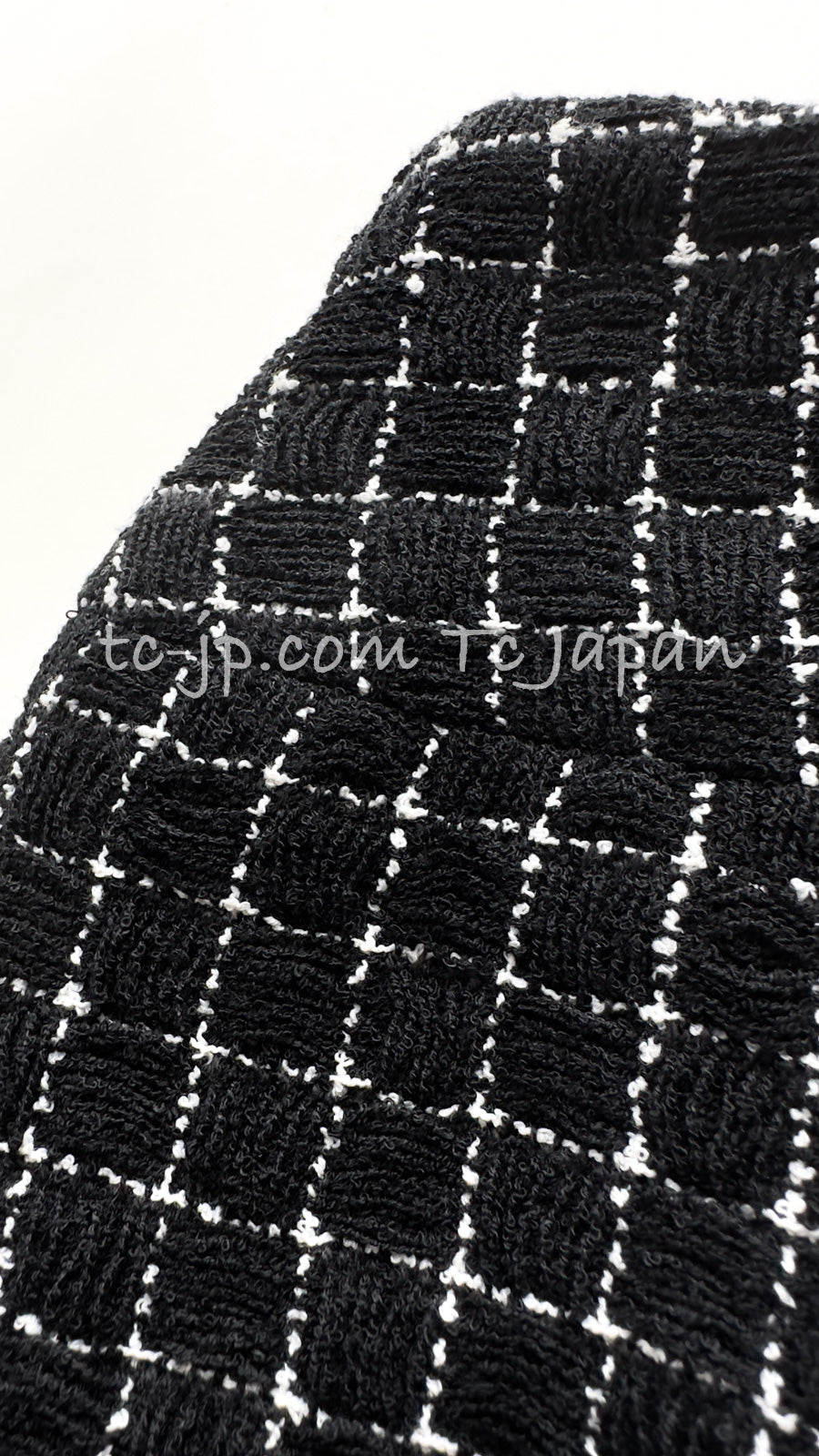 CHANEL 16S Black Check CC Lion Jacket Skirt Suit 36 シャネル ブラック チェック CC ライオン装飾 ジャケット スカート スーツ 即発