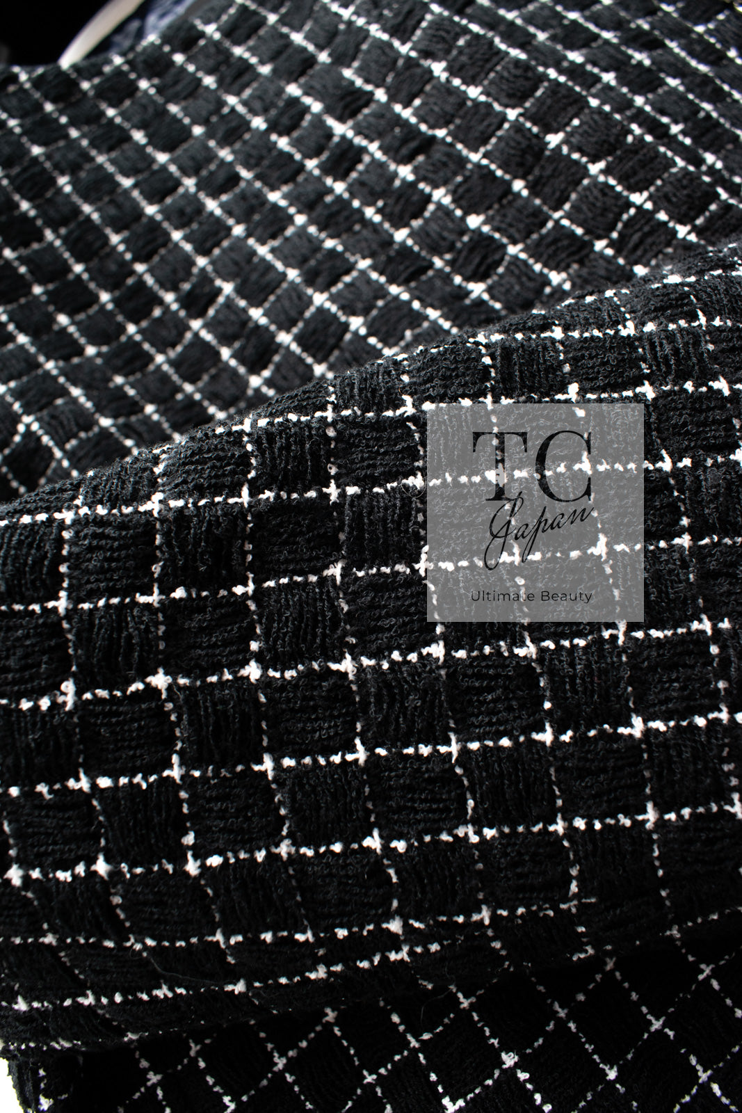 CHANEL 16S Black Check CC Lion Jacket Skirt Suit 36 シャネル ブラック チェック CC ライオン装飾 ジャケット スカート スーツ 即発