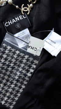 CHANEL 07S Black Gray Houndstooth Fringe Silk Linen Wool Tweed Jacket 34 36 シャネル ブラック グレー フリンジ ツイード ジャケット 千鳥格子 即発