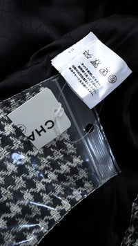 CHANEL 07S Black Gray Houndstooth Fringe Silk Linen Wool Tweed Jacket 34 36 シャネル ブラック グレー フリンジ ツイード ジャケット 千鳥格子 即発