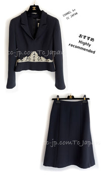 CHANEL 02A Dark Navy Rhinestones Vintage Wool Jacket Skirt Suit 38 40 42 シャネル ダークネイビー・ウール・ヘップバーン風・ラインストーン・王冠ジャケット 即発