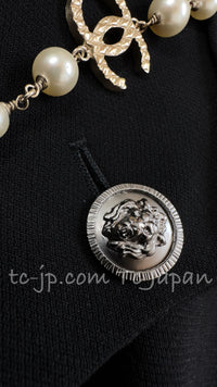 CHANEL 08PF Black Wool Lion Button Blazer Jacket 36 シャネル ブラック・ウール・ライオンボタン・ジャケット