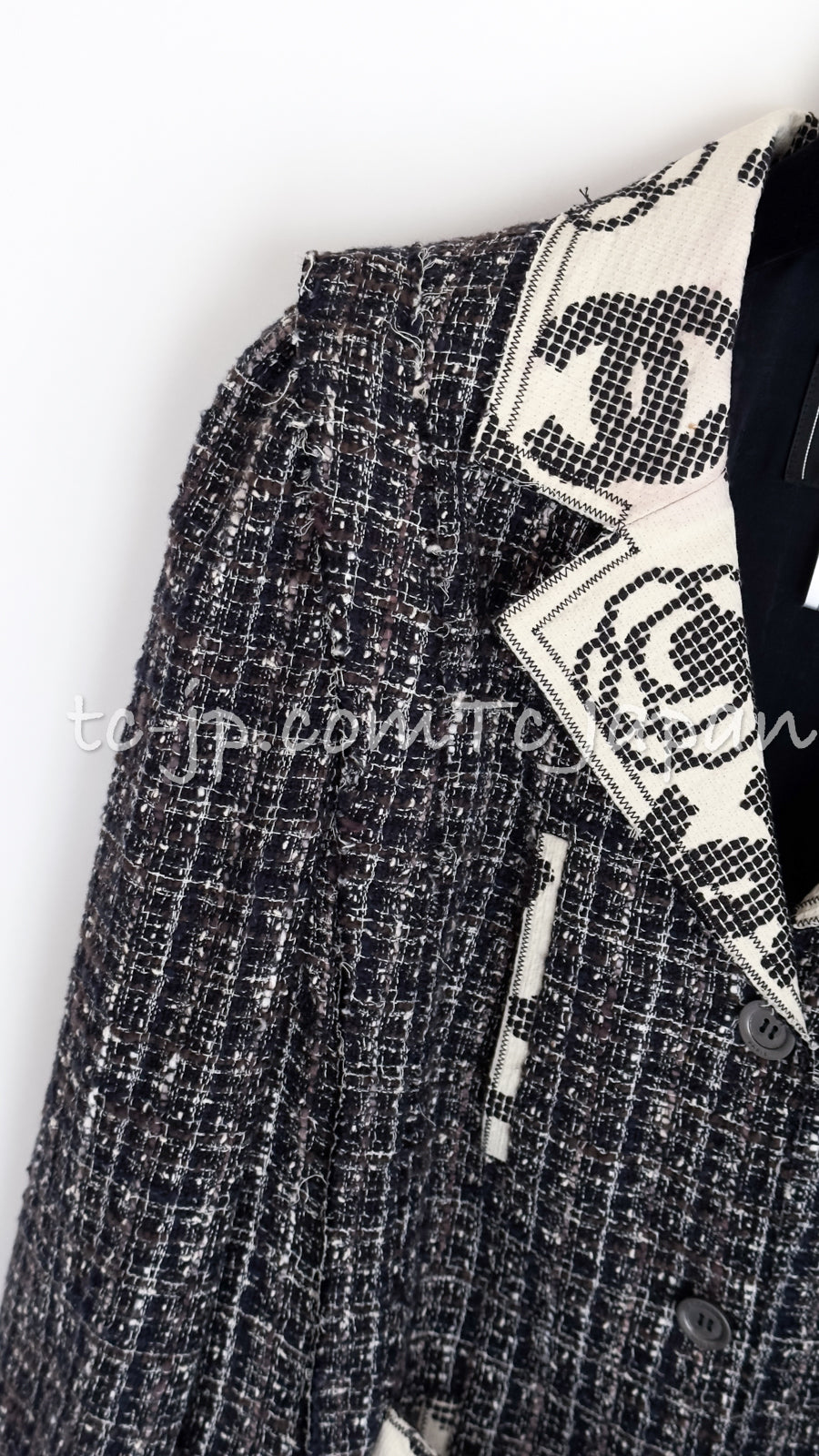 CHANEL 06S Gray Beige CC Logo Tweed Jacket Skirt Suit 38 シャネル CCロゴ グレー ベージュ ツイード ジャケット スカート スーツ 即発