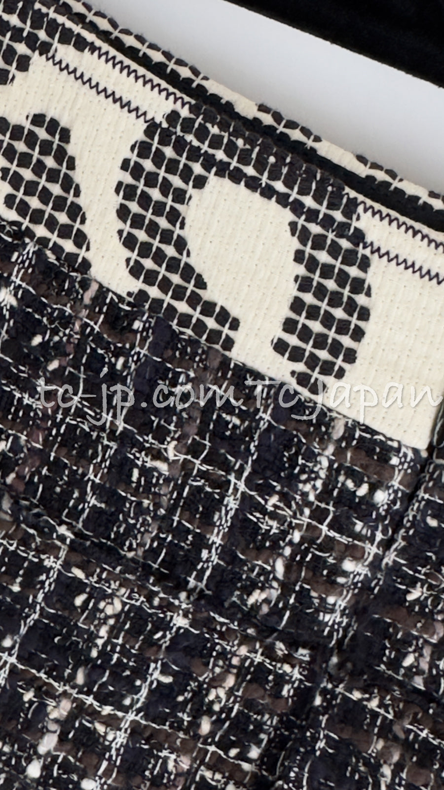CHANEL 06S Gray Beige CC Logo Tweed Jacket Skirt Suit 38 シャネル CCロゴ グレー ベージュ ツイード ジャケット スカート スーツ 即発