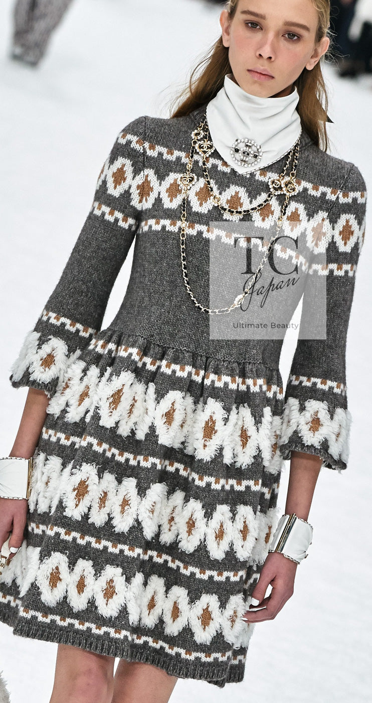 CHANEL 19A Charcoal Gray Wool Cashmere Knit Dress 38 シャネル チャコールグレー ウール カシミア ニット ワンピース 即発