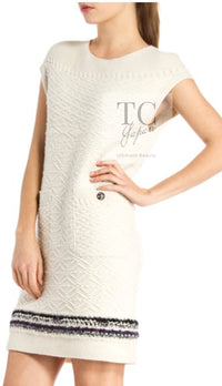 CHANEL 13B Ivory CC Logo Buttons Cashmere Knit Dress 42 シャネル アイボリー ココボタン カシミア 100% ニット ワンピース 即発