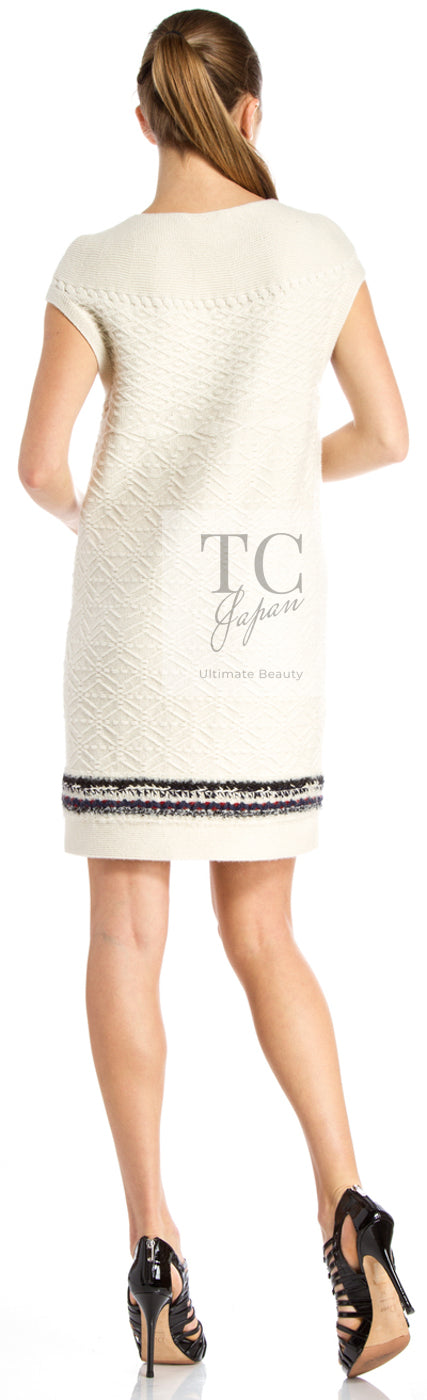 CHANEL 13B Ivory CC Logo Buttons Cashmere Knit Dress 42 シャネル アイボリー ココボタン カシミア 100% ニット ワンピース 即発