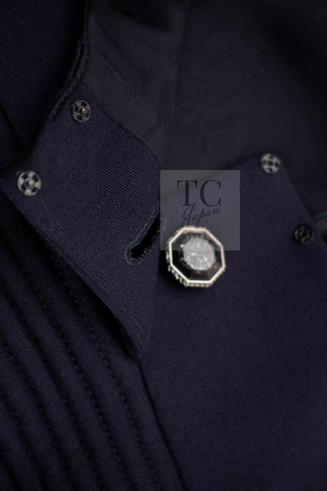 CHANEL 12A Navy Gripoix Button Wool Jersey Knit Dress 34 36 シャネル ネイビー グリポワ宝石 ボタン ウール ジャージ ニット ワンピース 即発 - TC JAPAN