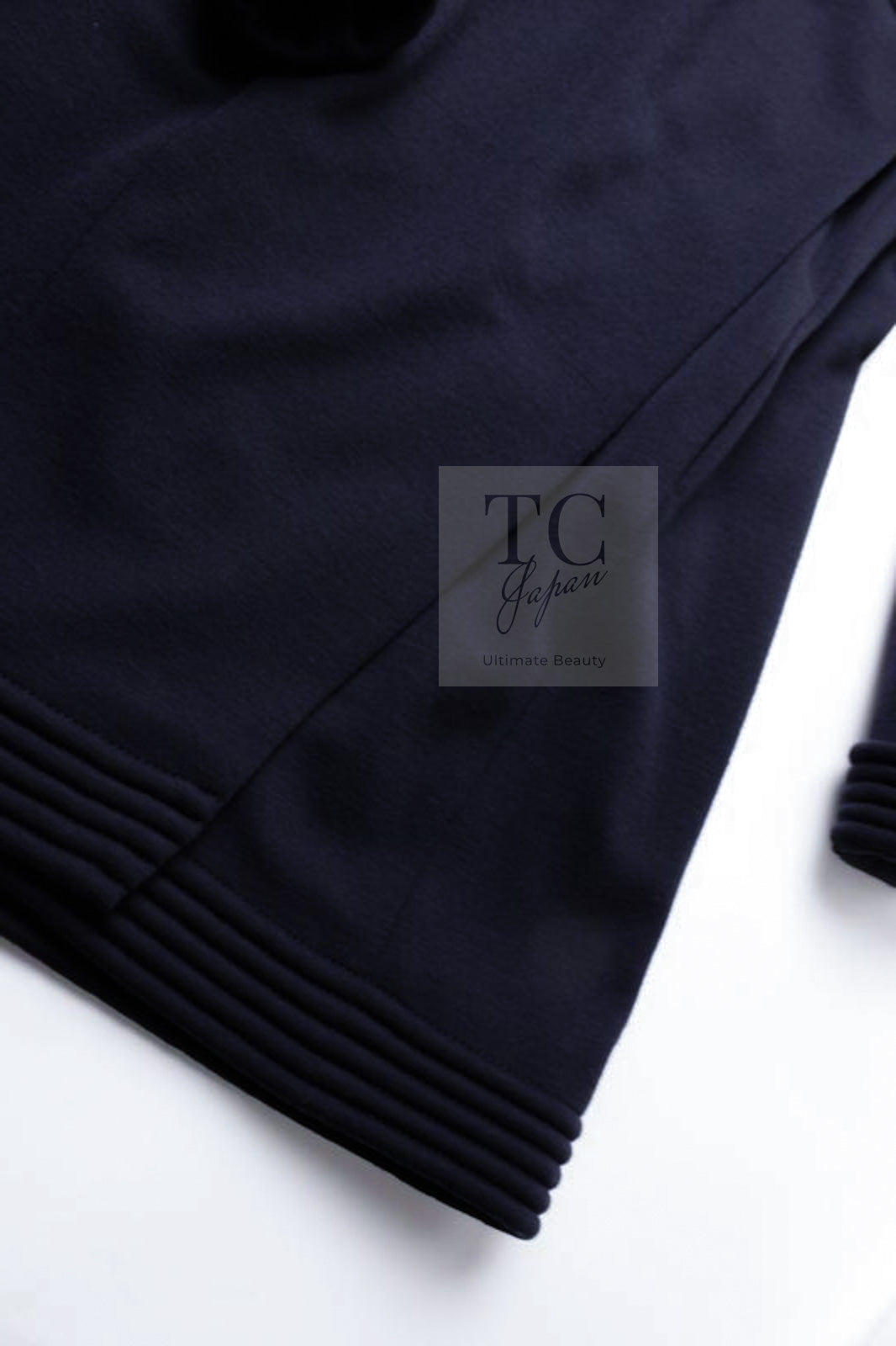 CHANEL 12A Navy Gripoix Button Wool Jersey Knit Dress 34 36 シャネル ネイビー グリポワ宝石 ボタン ウール ジャージ ニット ワンピース 即発 - TC JAPAN