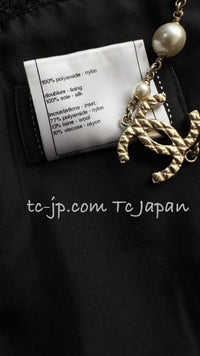 CHANEL 13S Black Stretchable Mesh Jacket With Pearl Button Skirt 40 44 シャネル ブラック ビッグ パール ボタン ストレッチ メッシュ スカート 即発